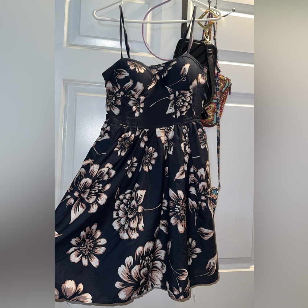 💐 Band of Gypsies Navy and Cream Floral Midi Dress 💐3 for $30💐